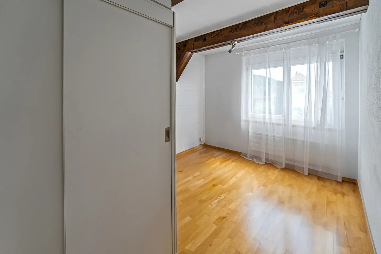 Family house with large workshop in the basement - Photo 6 of 13