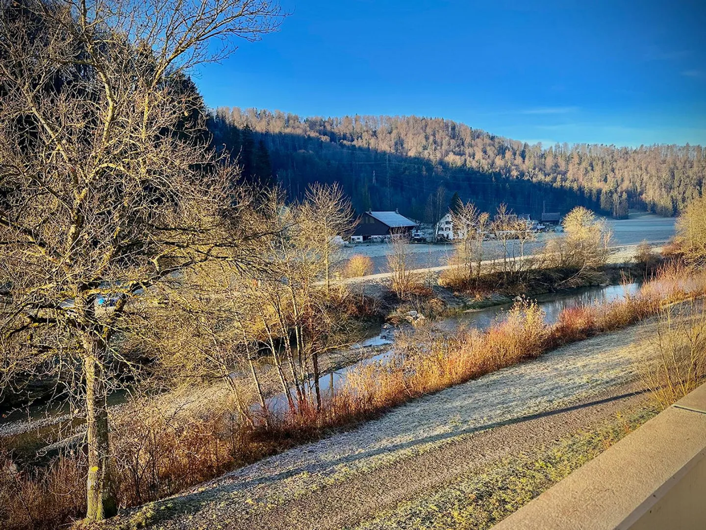 Appartamento moderno di 4,5 stanze con ampio balcone vetrato e locale di deposito - Foto 11 di 13