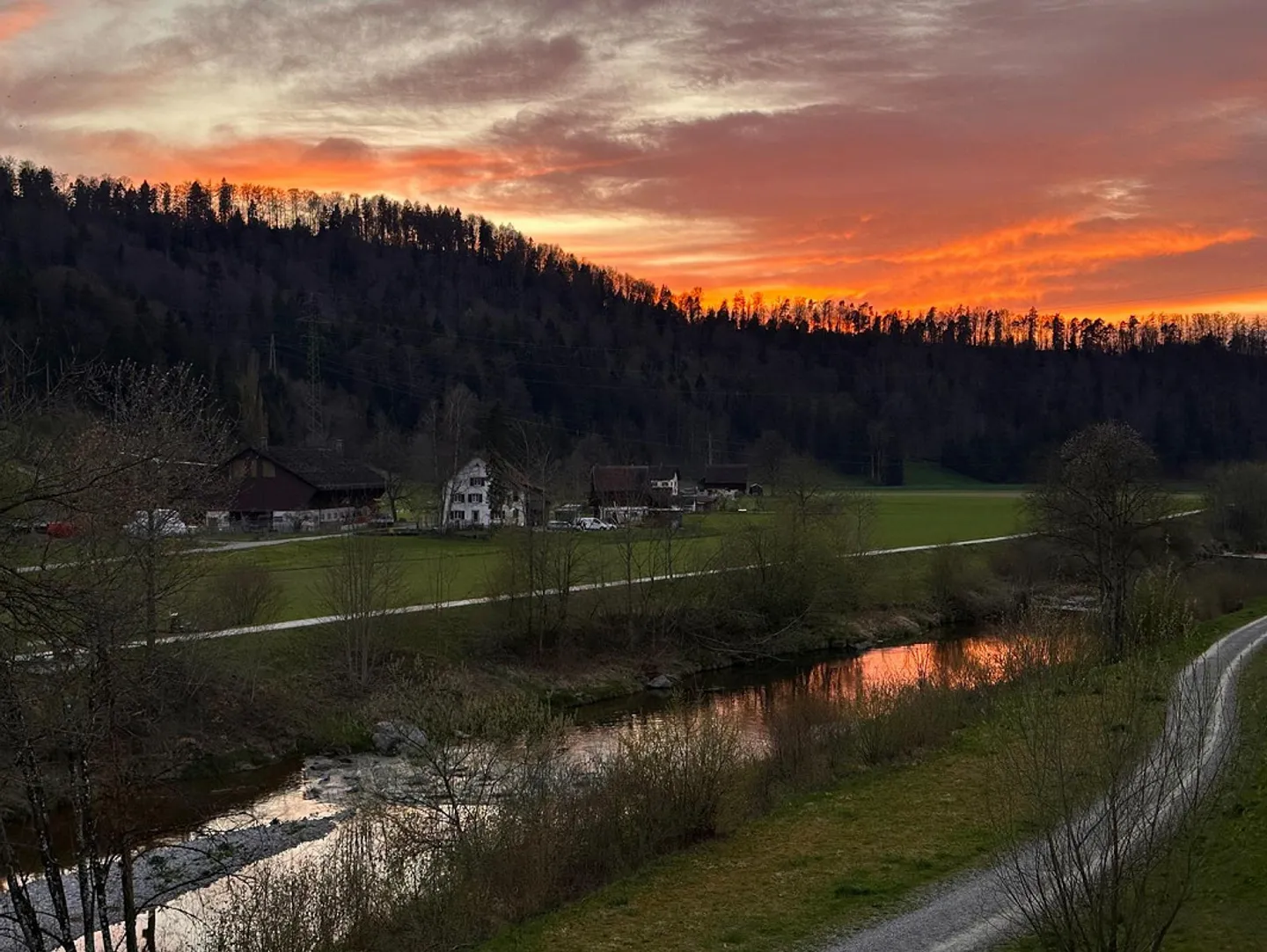 Appartamento moderno di 4,5 stanze con ampio balcone vetrato e locale di deposito - Foto 13 di 13