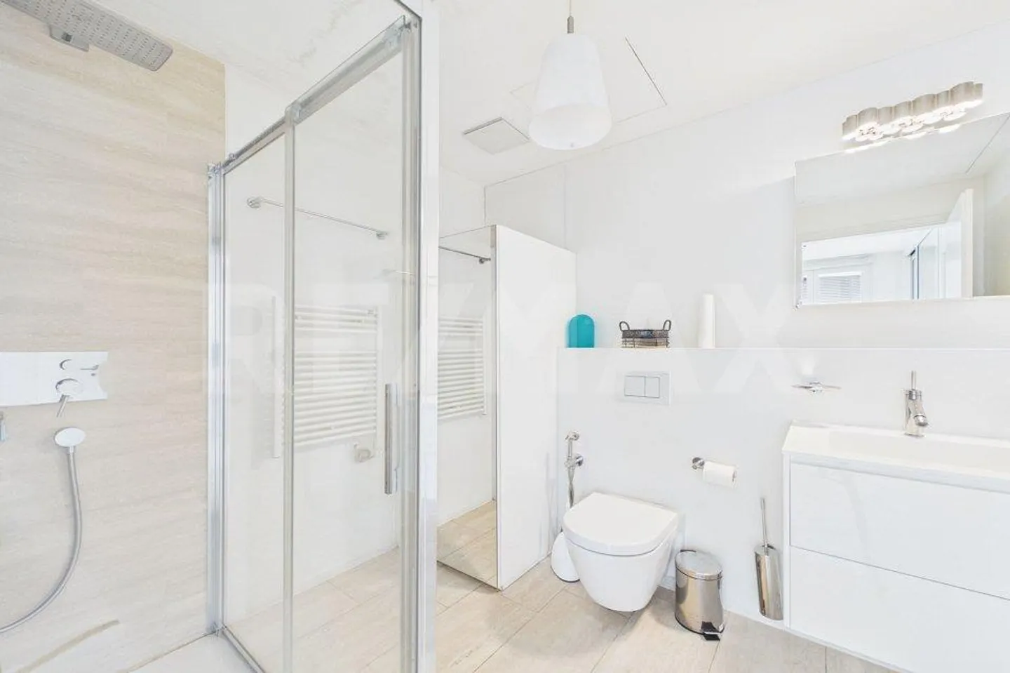 Appartamento contemporaneo con vista lago - Foto 9 di 13