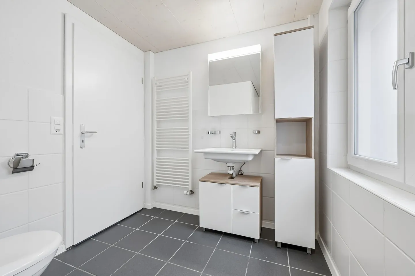 Former farmhouse with two residential units, outbuilding and versatile development potential - Photo 6 of 13