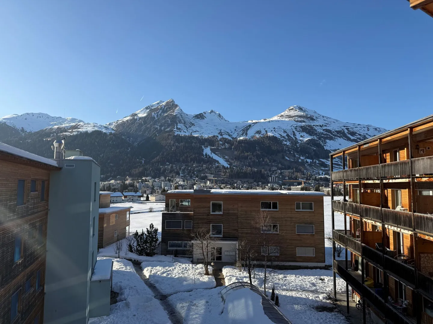Beautiful Holiday Apartment in Davos - Photo 11 of 12