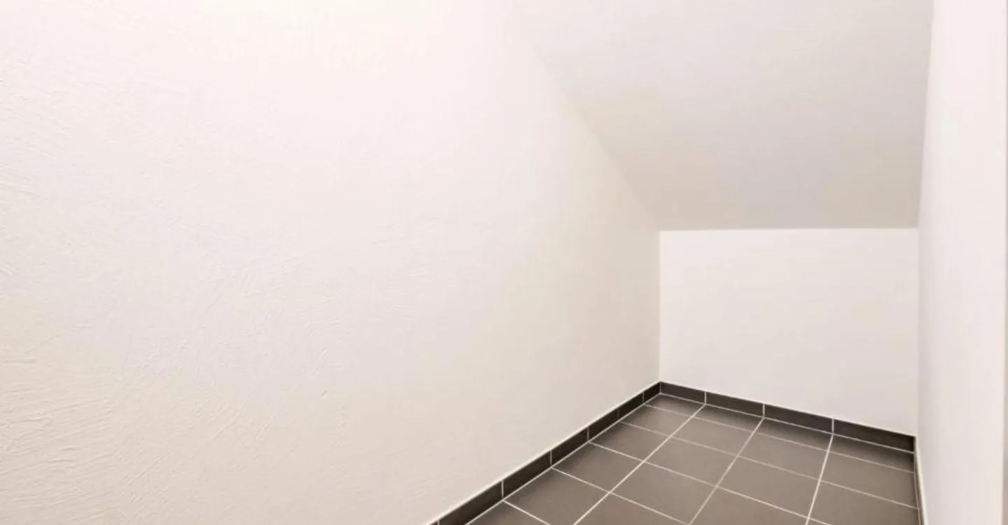 Renovated 4.5-room old apartment with charm and beautiful garden - Photo 10 of 13
