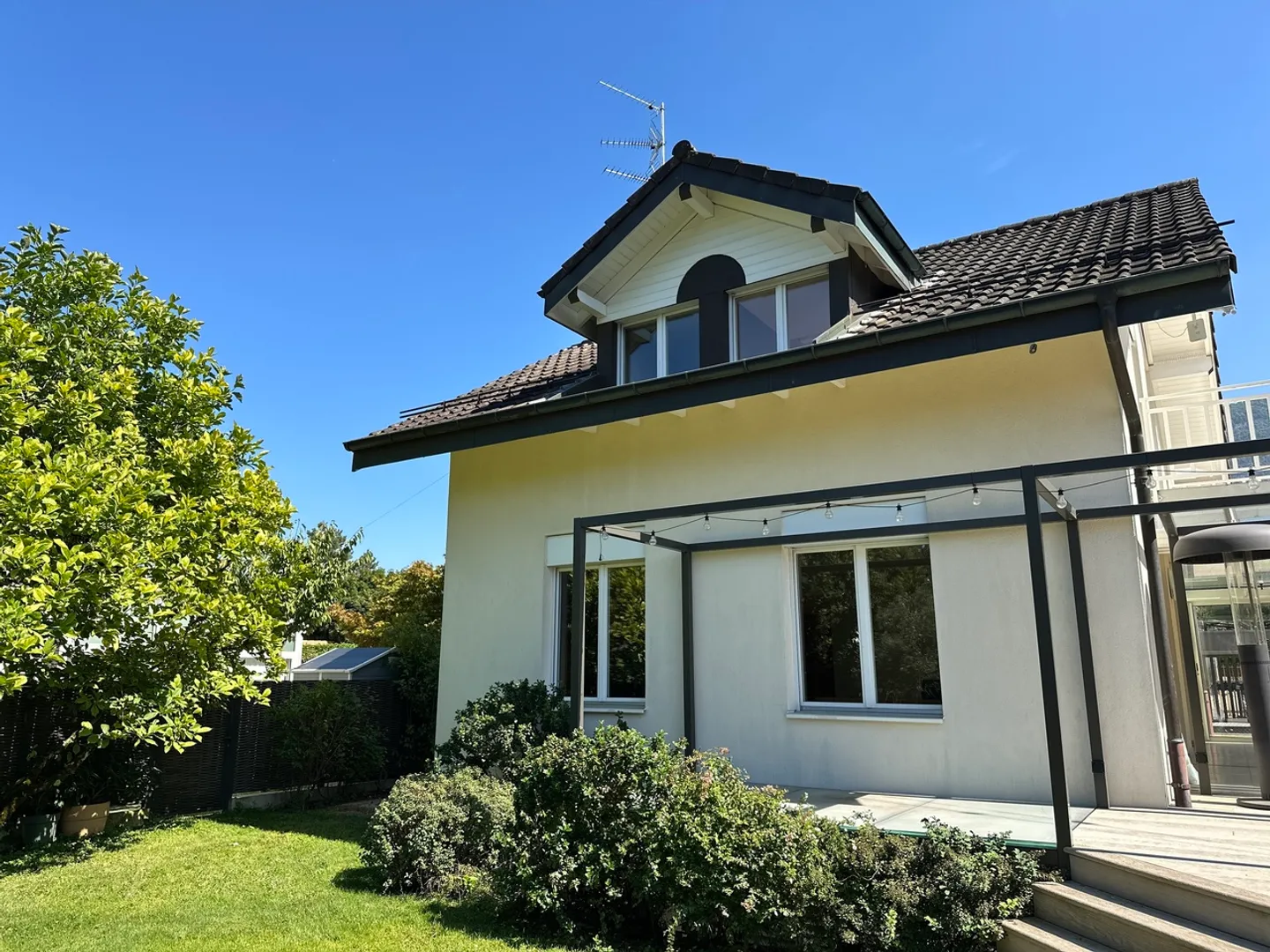 Einfamilienhaus - Foto 1 von 9