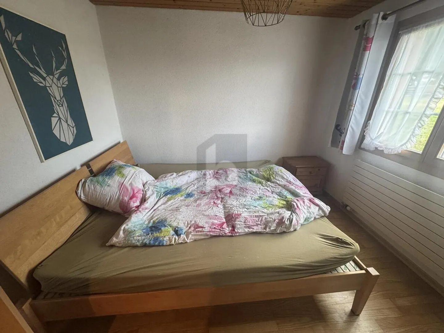 Meublé et prêt à emménager dans un endroit calme - Photo 2 sur 5