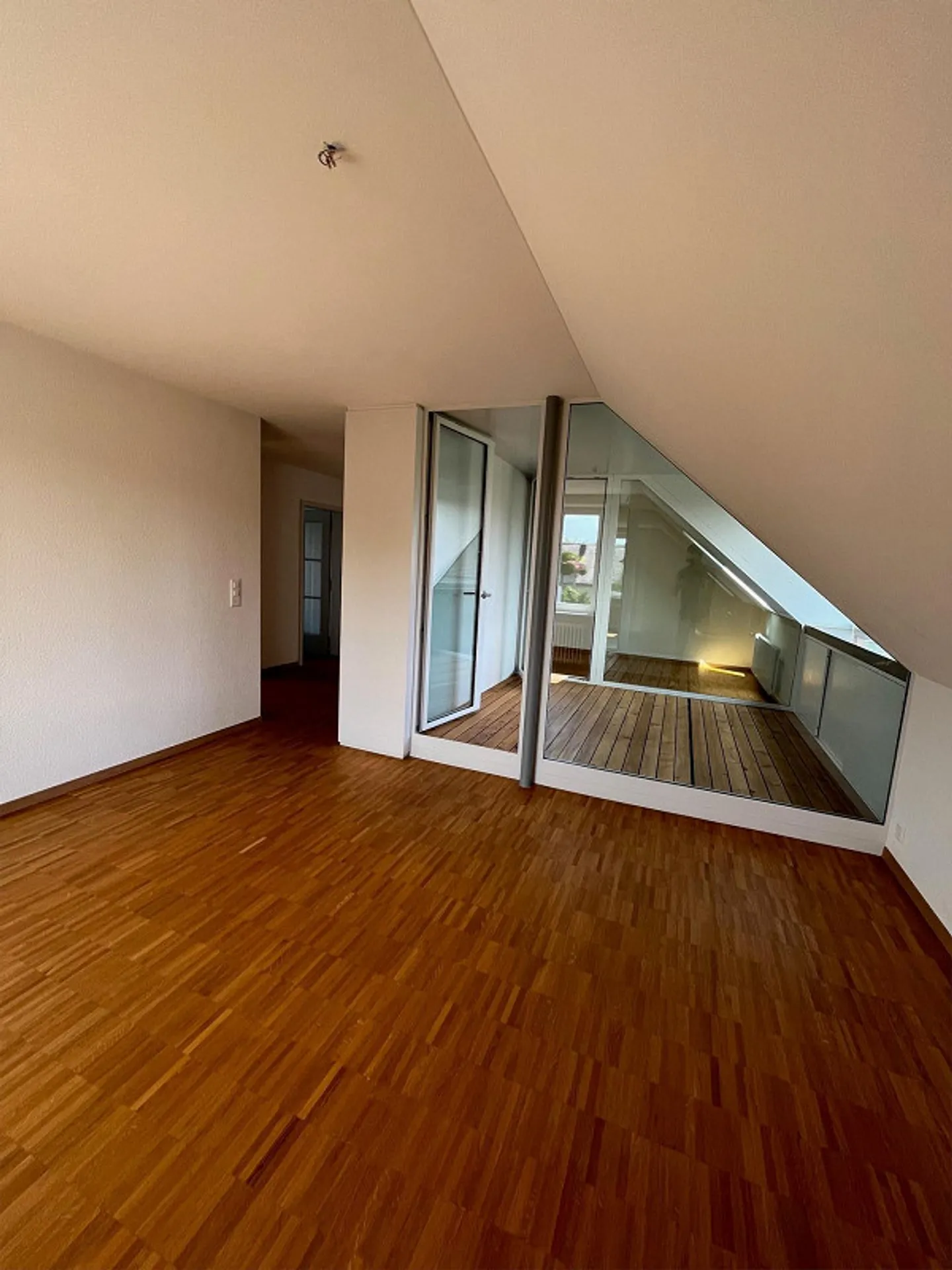 Appartement ensoleillé de 2,5 pièces avec loggia près d'Elfenau - Photo 8 sur 11