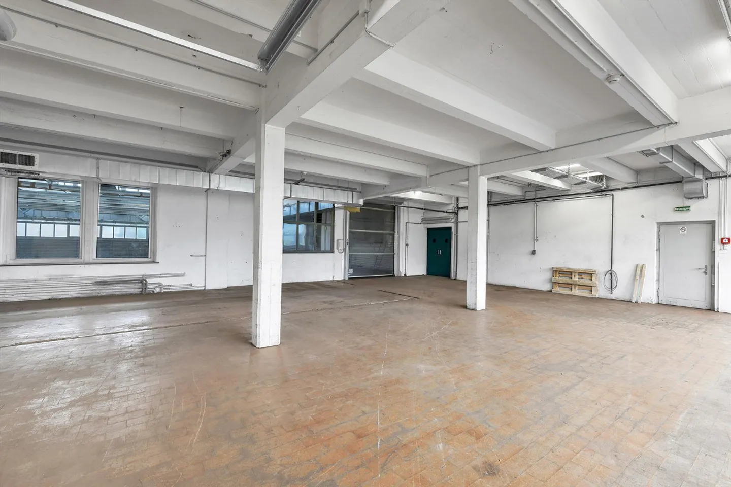 Spacious Production and Commercial Hall for Rent - Photo 6 of 12
