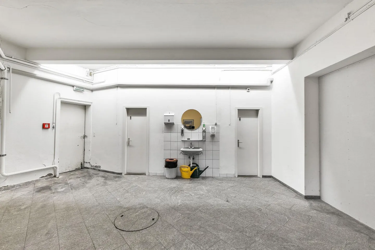 Spacious Production and Commercial Hall for Rent - Photo 12 of 12