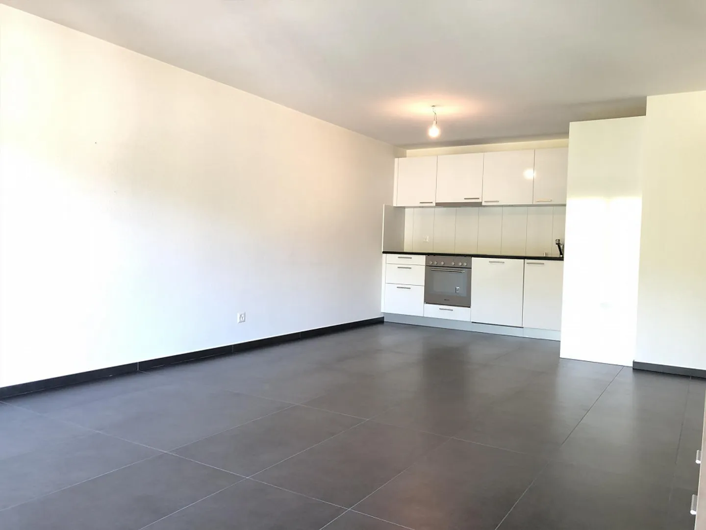 Modern apartment in a top location with a great view - Photo 3 of 11