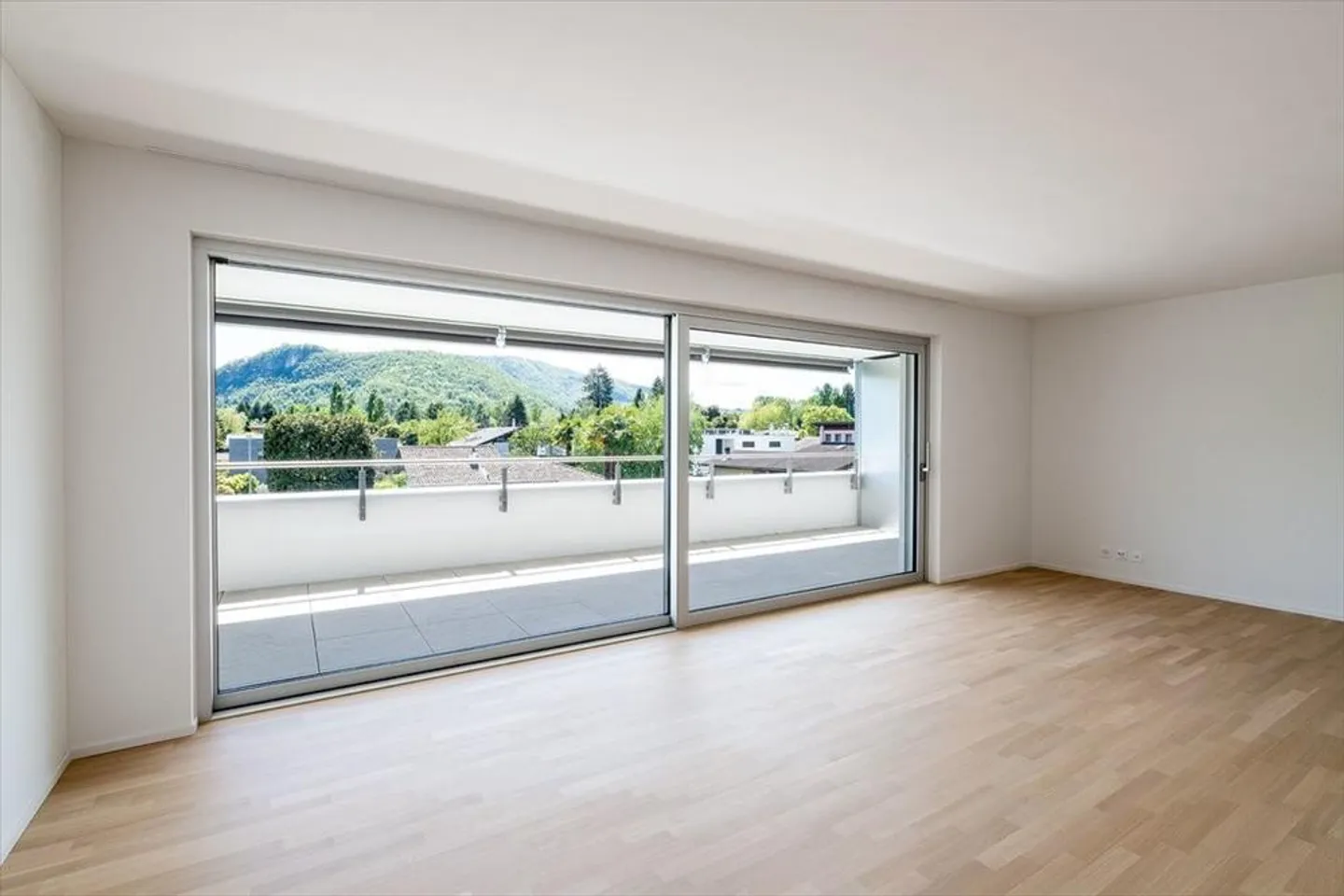 Ampio appartamento di 3,5 locali in affitto - 2 mesi offerti - Foto 2 di 8