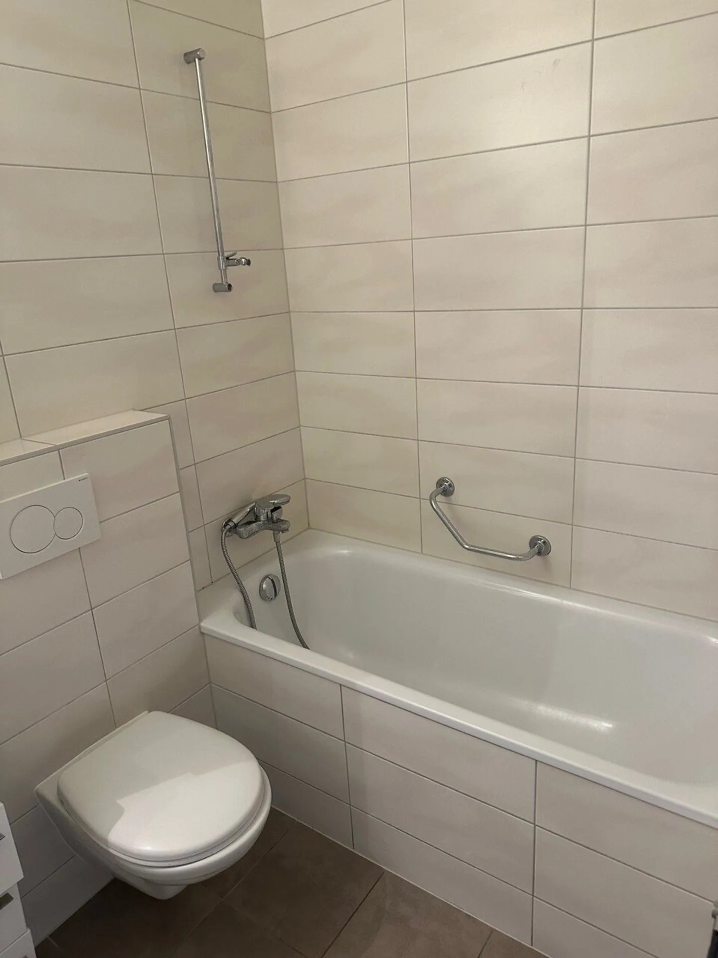 Wohnung mit 5.0 Zimmern im 1. Stock - Foto 5 von 6