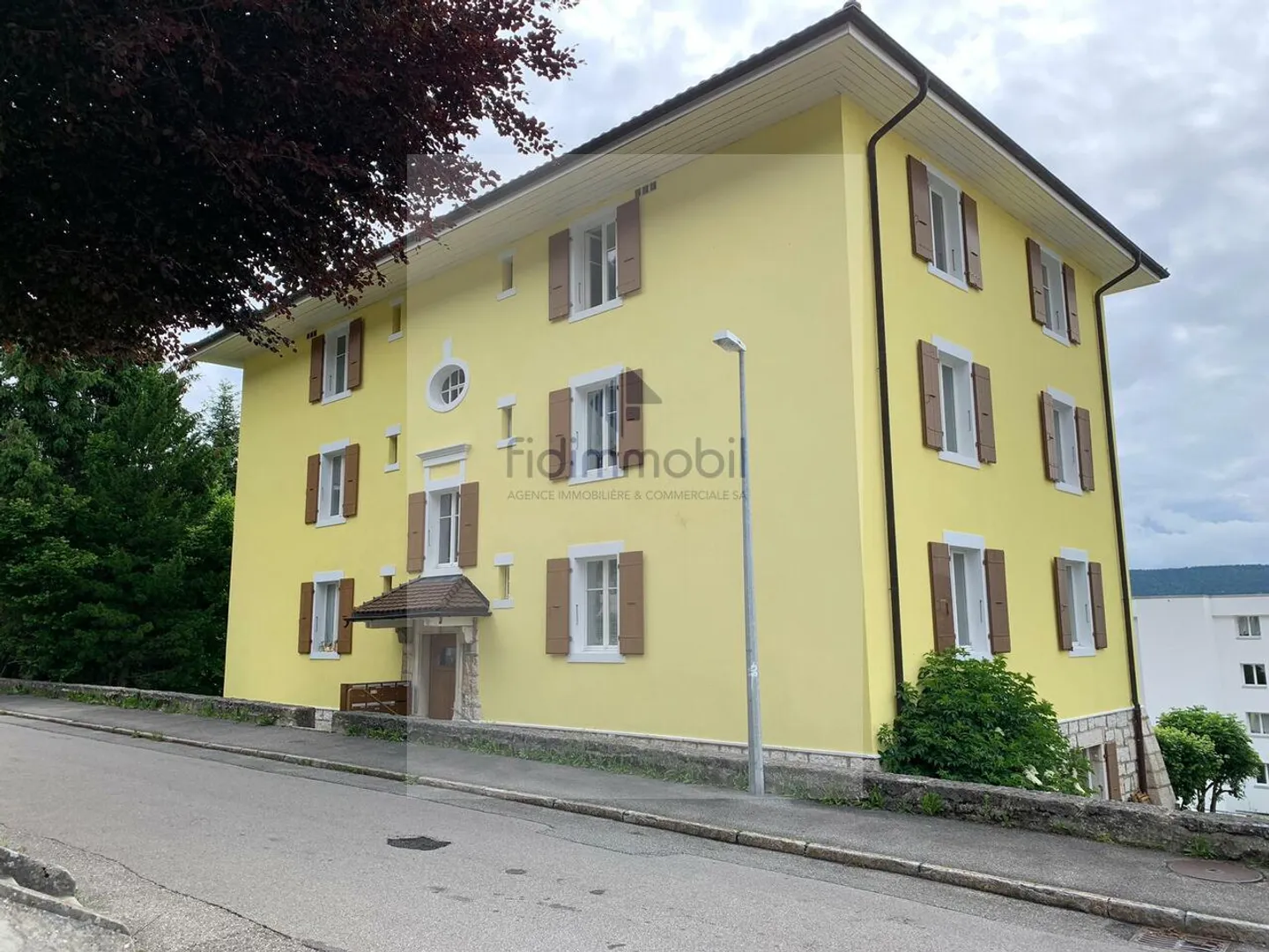 SCHÖNE WOHNUNG MIT BALKON IN DER NÄHE ALLER ANNEHMLICHKEITEN - Foto 2 von 5