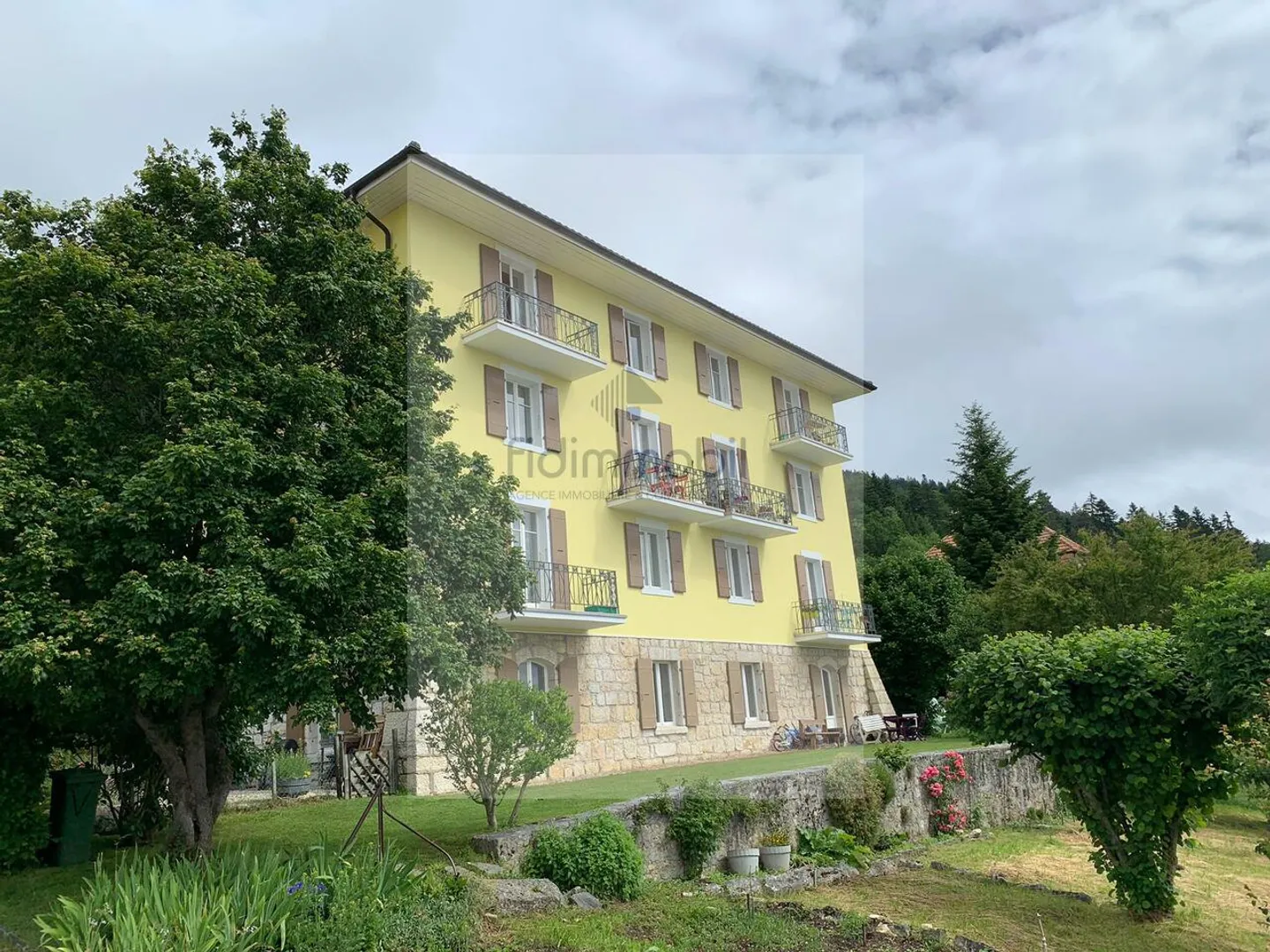SCHÖNE WOHNUNG MIT BALKON IN DER NÄHE ALLER ANNEHMLICHKEITEN - Foto 1 von 5