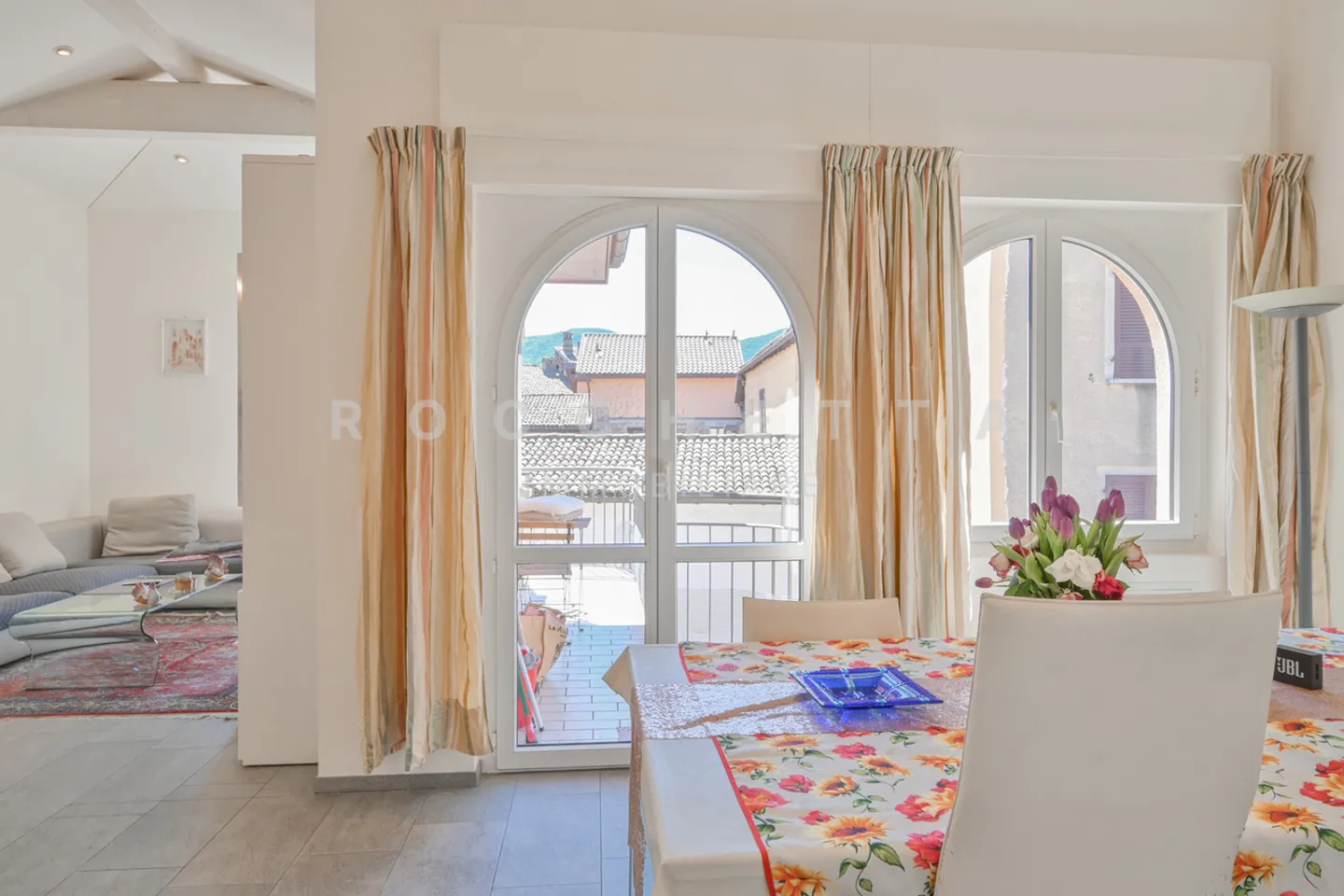 Mediterranean Elegance with Guest Apartment Steps from the Lake - Photo 5 of 17