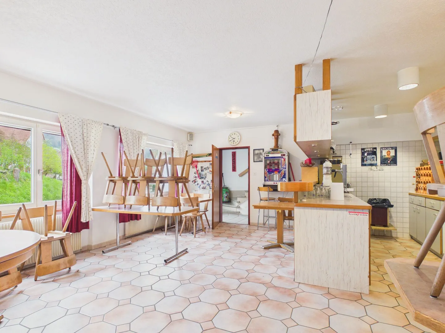 Grosszügiges Restaurant in Ederswiler - Foto 3 von 20