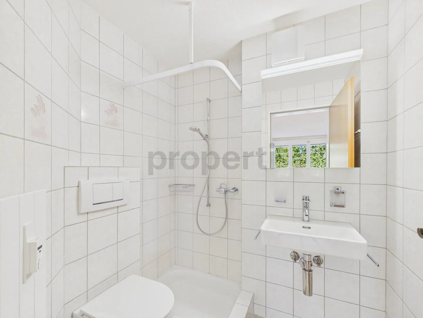 Freshly renovated 2026: Spacious living in a quiet location - Photo 11 of 14