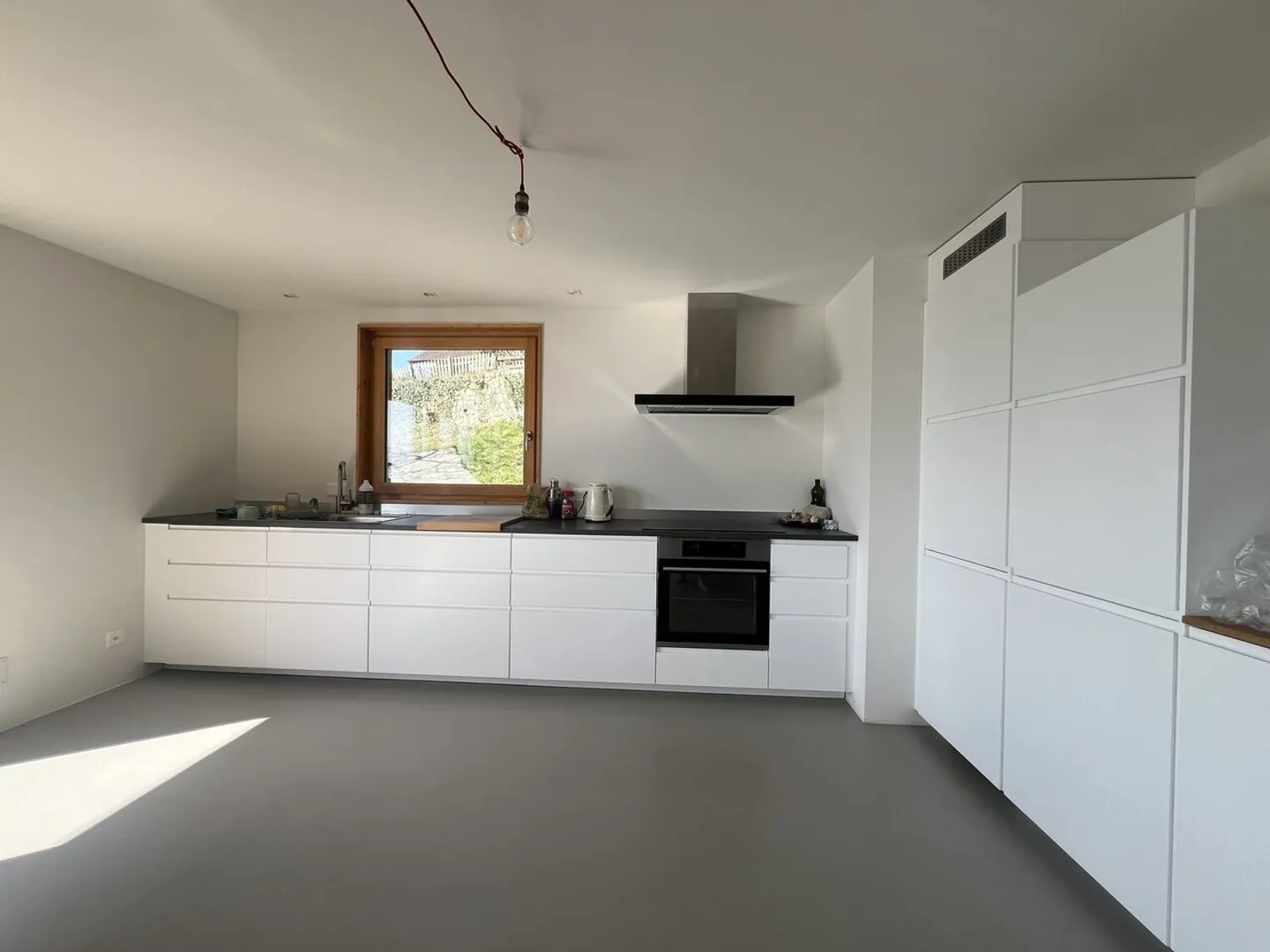 Wunderschöne 4,5 Zimmer mit Seeblick, Terrasse und privatem Garten! - Foto 6 von 10