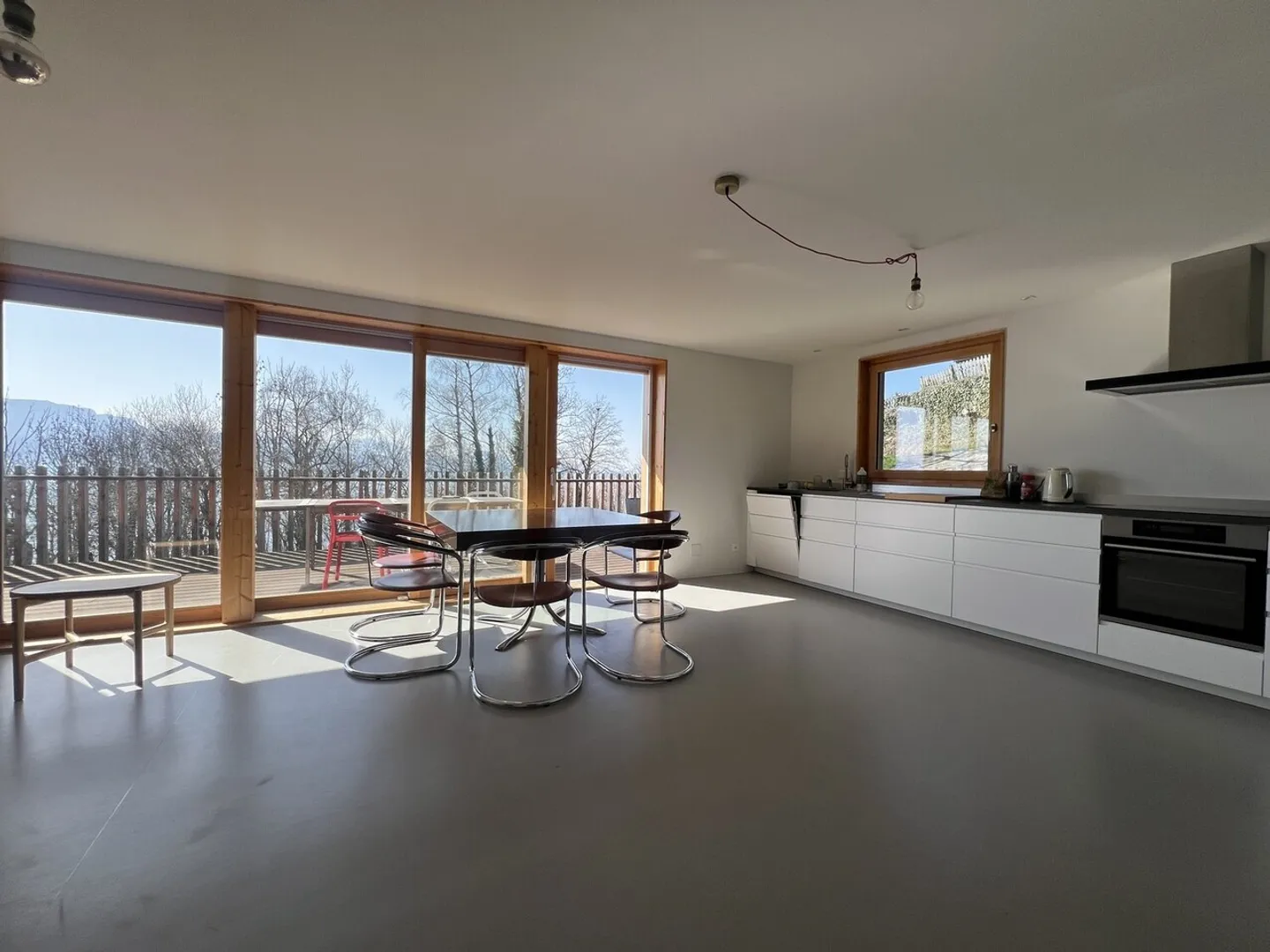 Wunderschöne 4,5 Zimmer mit Seeblick, Terrasse und privatem Garten! - Foto 7 von 10