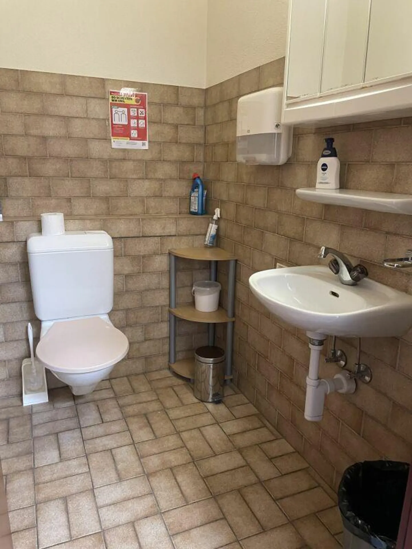 Commercial premises in a central and popular location - under building rights - Photo 8 of 9