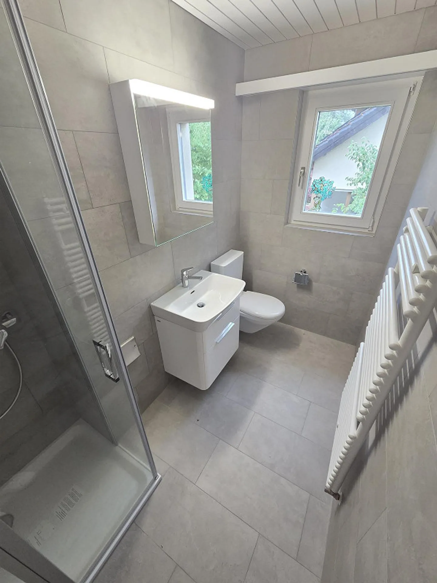 Unique, freshly renovated 4.5-room apartment with 2 bathrooms and fireplace - Photo 4 of 9