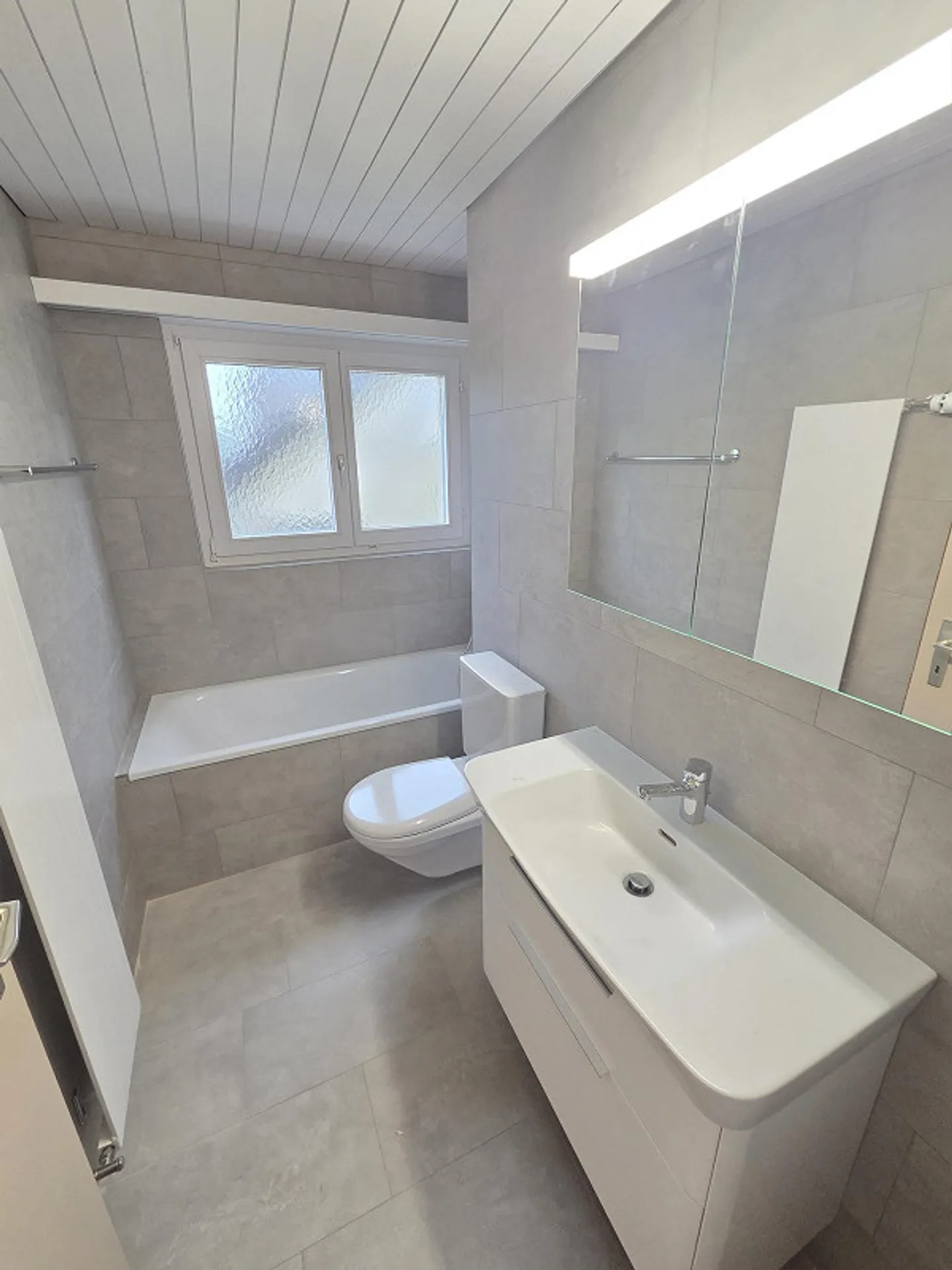 Unique, freshly renovated 4.5-room apartment with 2 bathrooms and fireplace - Photo 5 of 9
