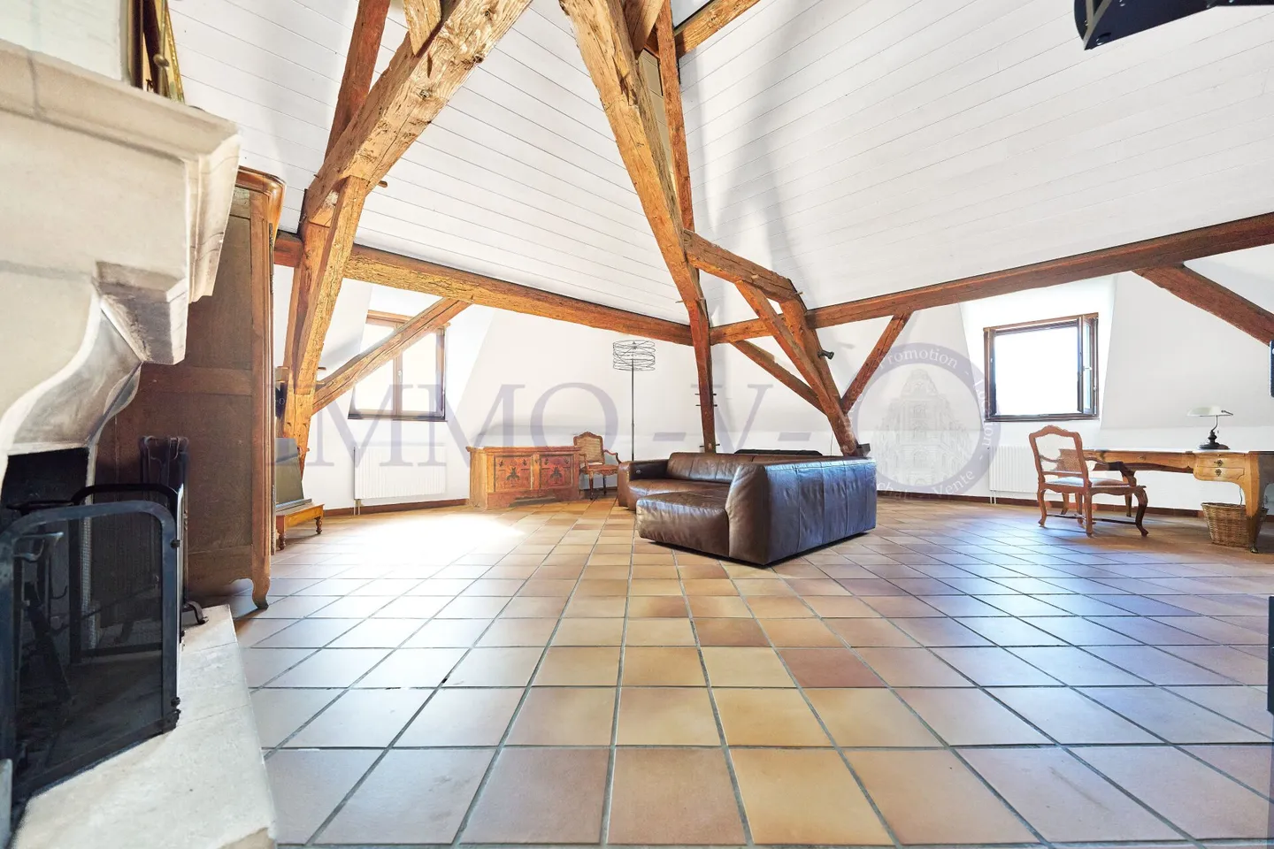 GERÄUMIG MIT CHARME UND IDEALER LAGE - Foto 2 von 7