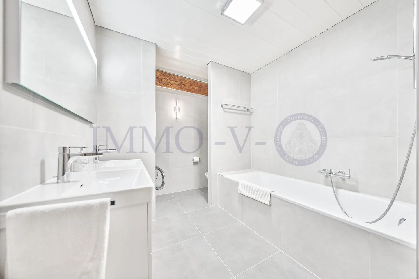 GERÄUMIG MIT CHARME UND IDEALER LAGE - Foto 7 von 7