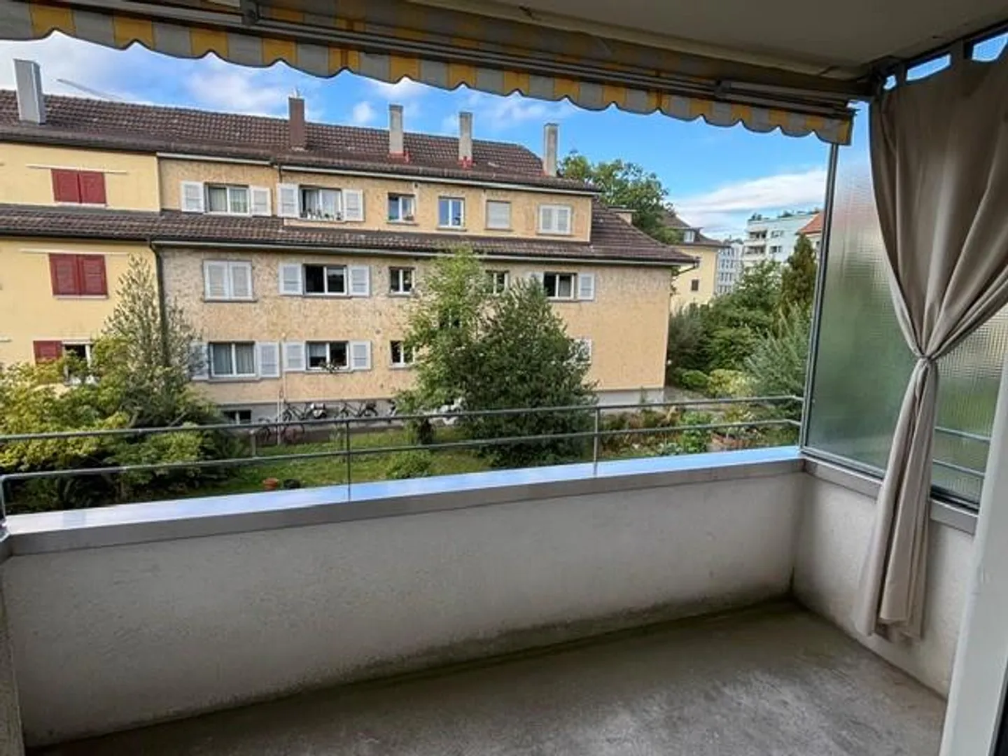Spacious, quiet, close to the center! - Photo 6 of 12