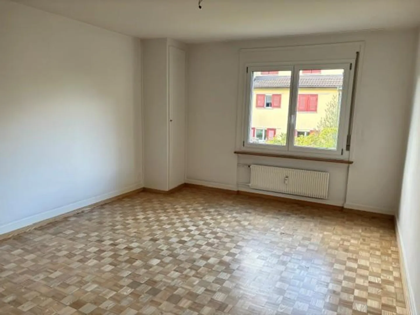 Spacious, quiet, close to the center! - Photo 7 of 12