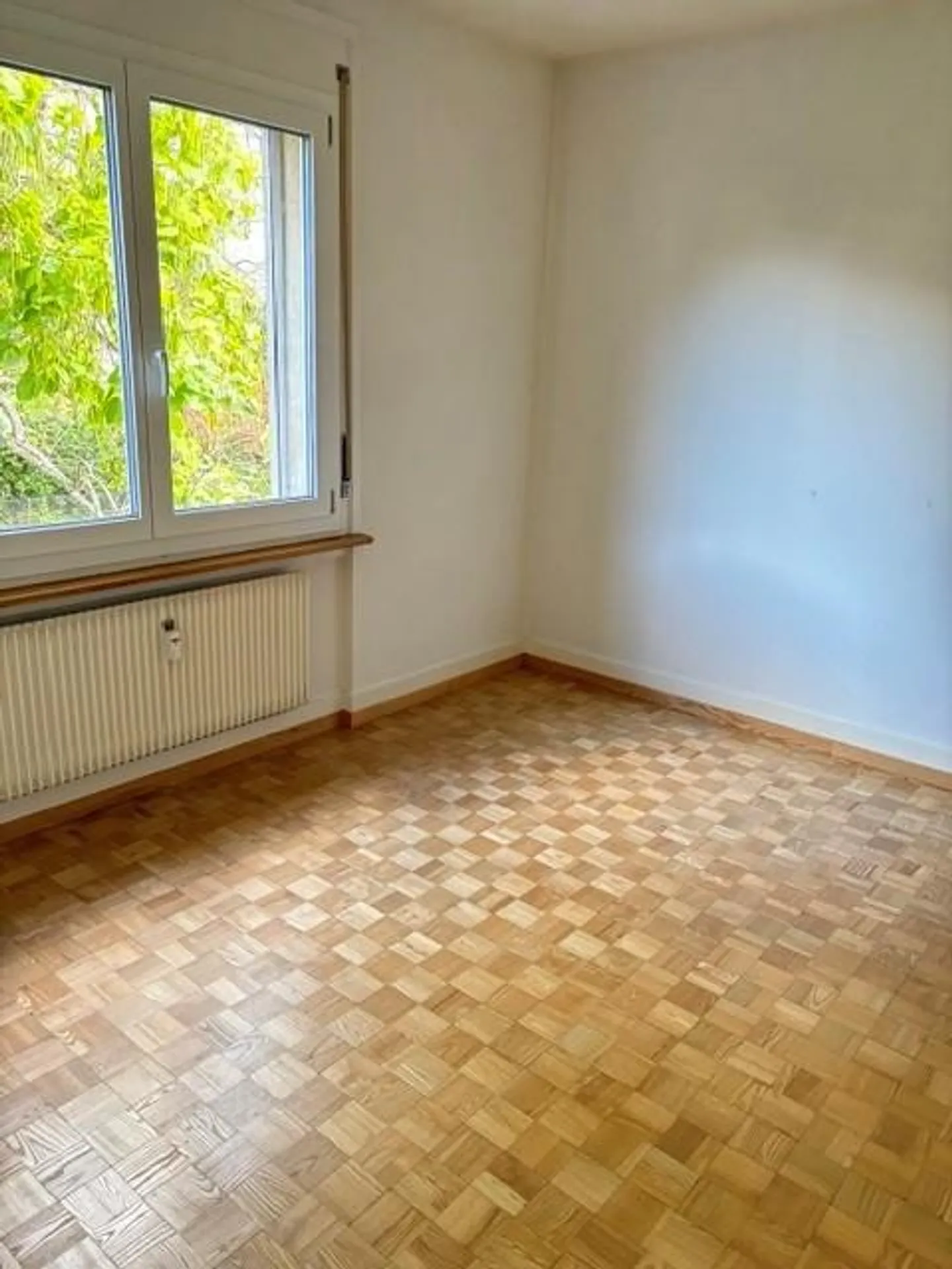 Spacious, quiet, close to the center! - Photo 8 of 12