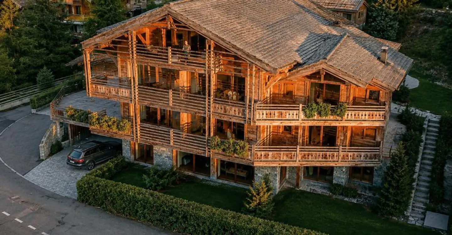 Der Garten, einen Schritt vom Wohnzimmer entfernt, keine Treppe zwischen den beiden - Foto 1 von 13