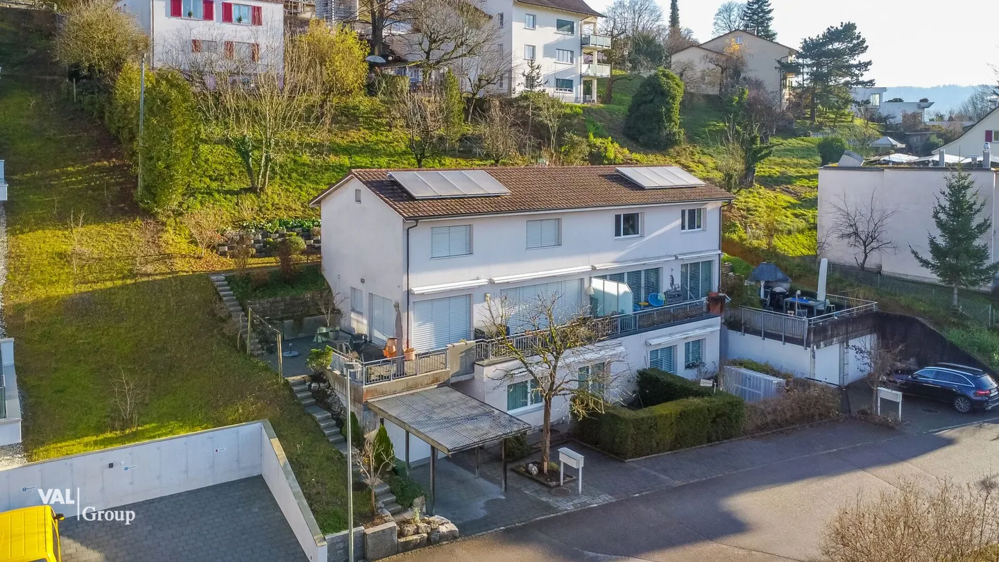 Semi-Detached House with Added Value: Living, Life & Renting Under One Roof - Photo 1 of 15