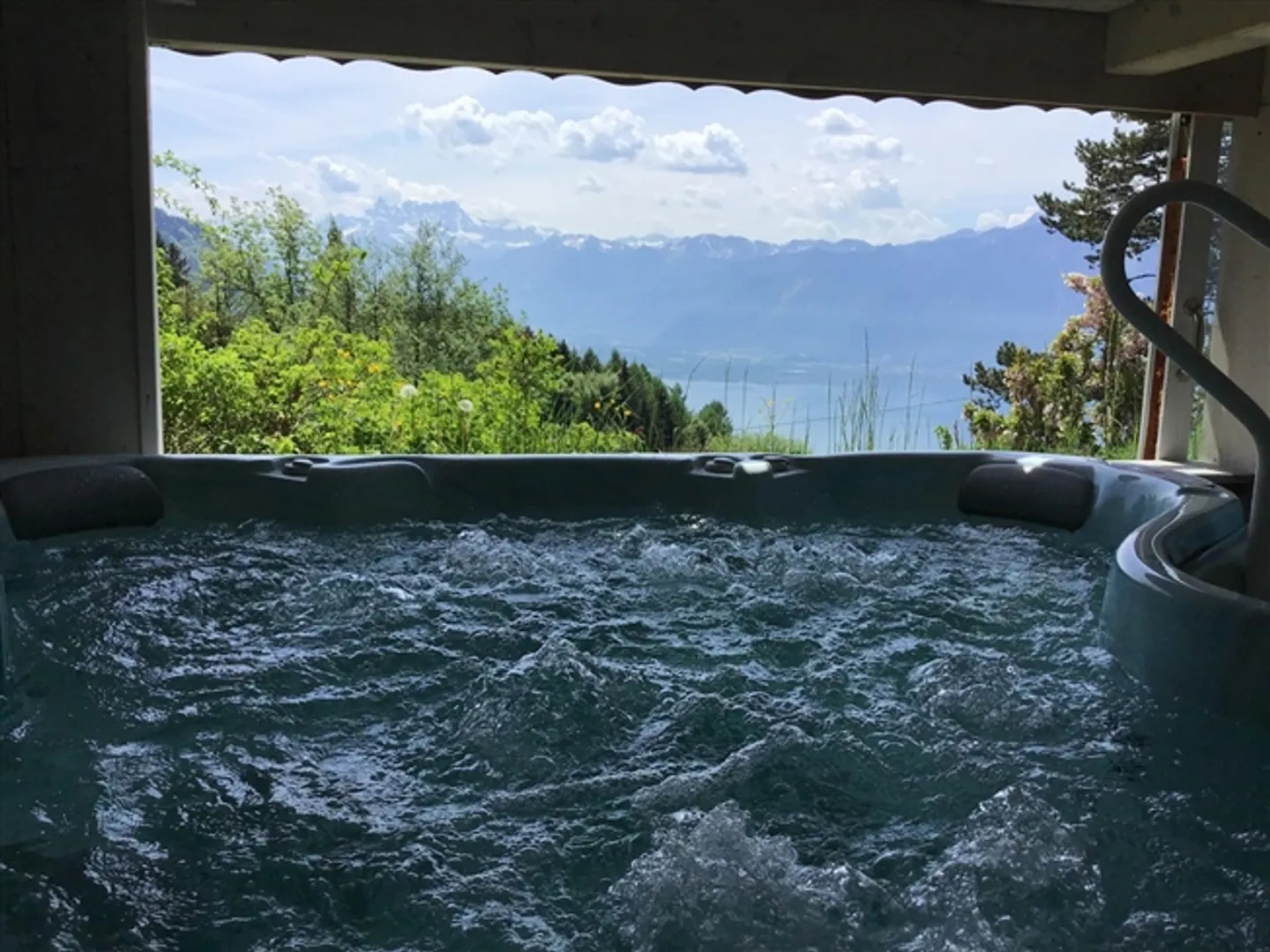 Maison à vendre, Ondallaz, dans la Riviera-Pays-d'Enhaut, Suisse - Photo 3 sur 11