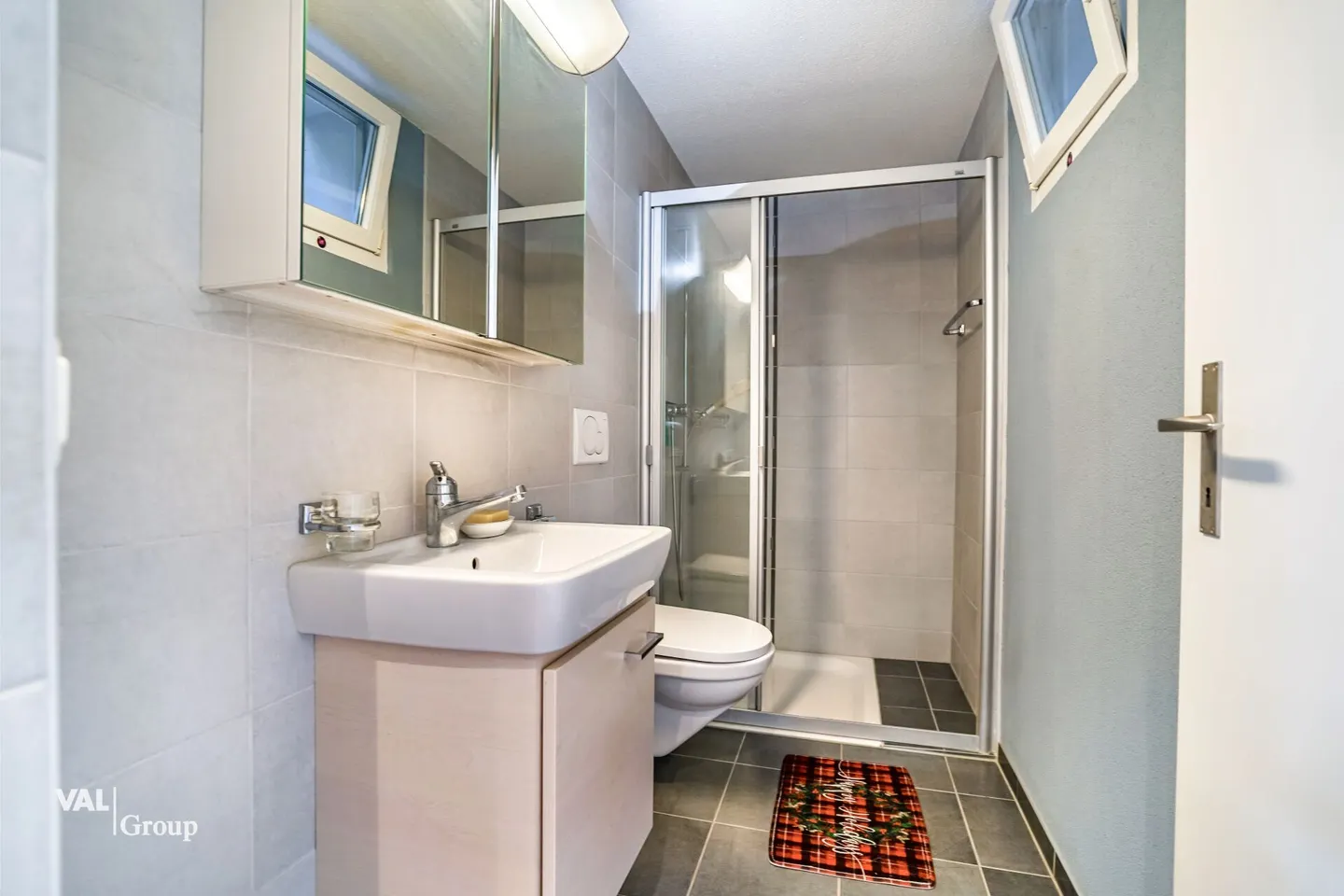 Semi-Detached House with Added Value: Living, Life & Renting Under One Roof - Photo 7 of 15