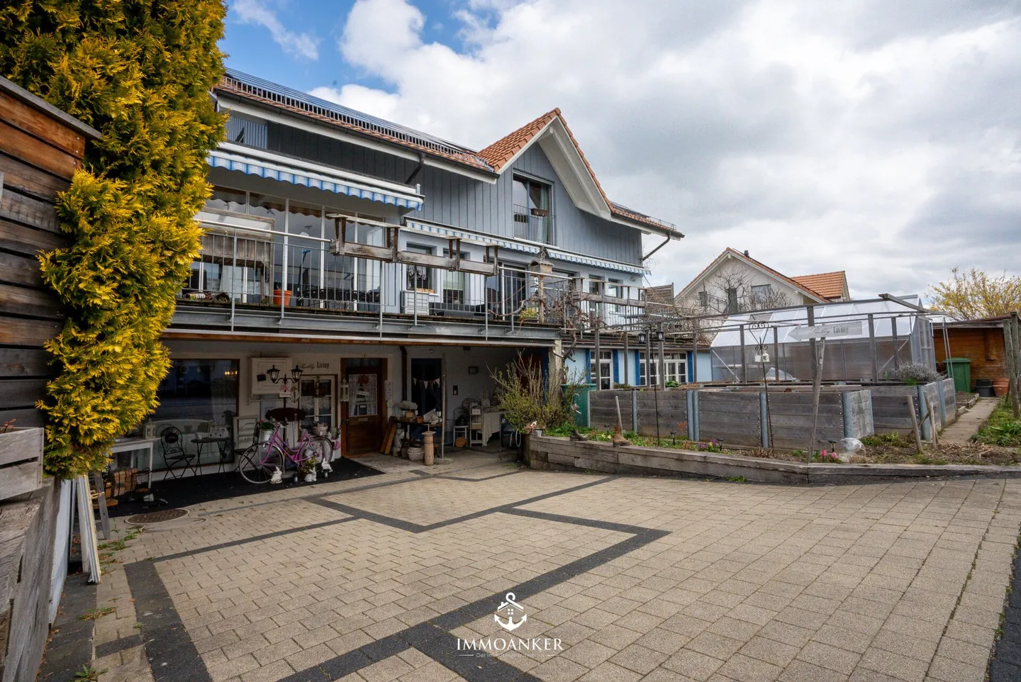 Grosszügiges Einfamilienhaus mit vielen Nutzungsmöglichkeiten & Gartenoase - Foto 11 von 18