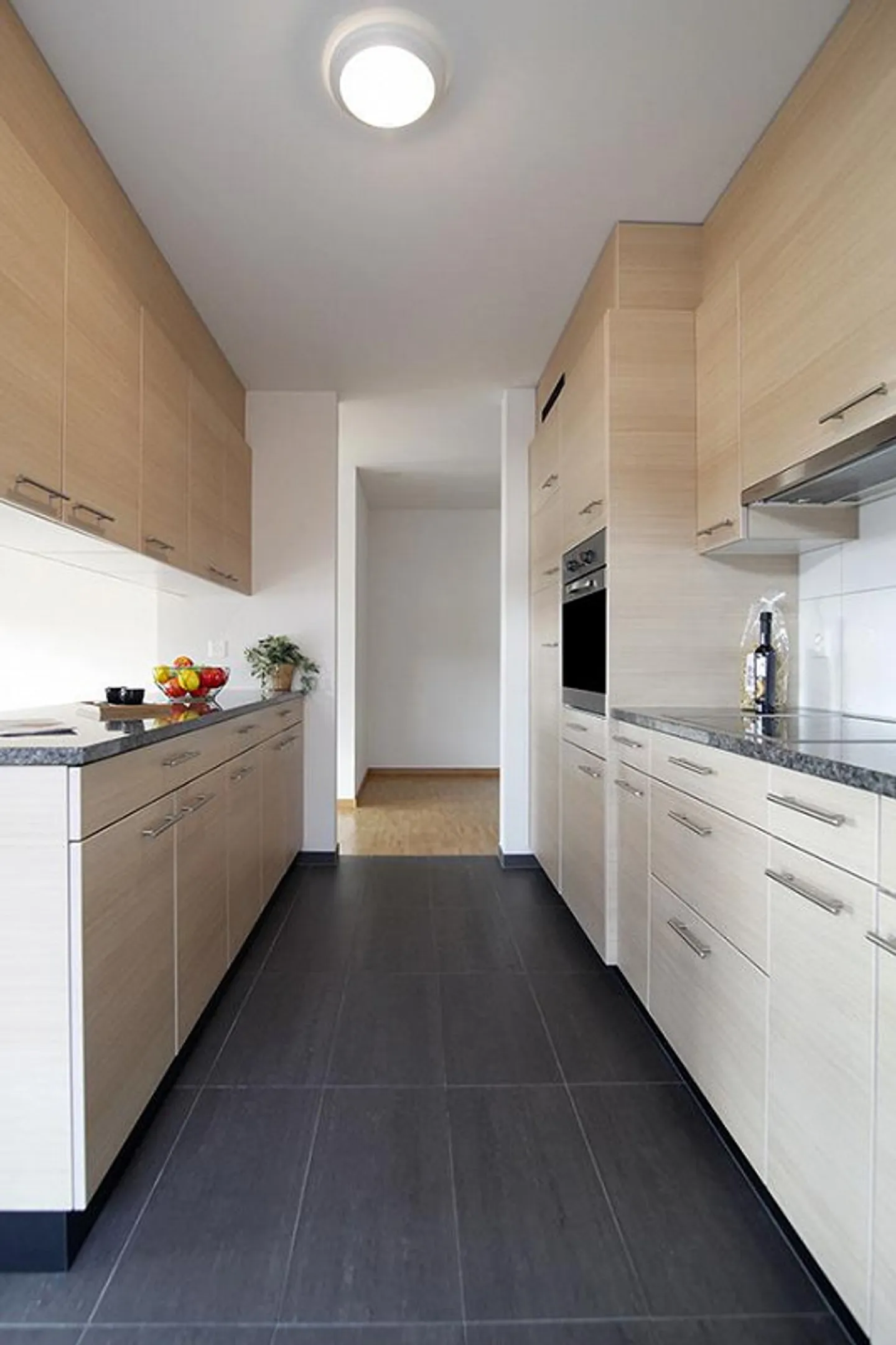 Appartamento spazioso e moderno con loggia - Foto 4 di 9