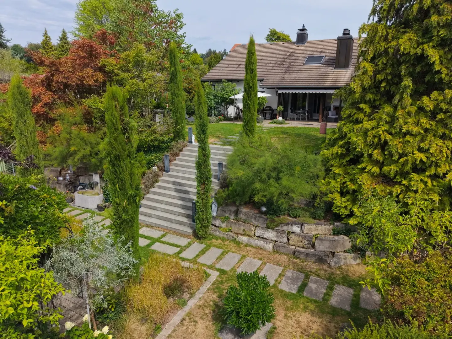 Charming Family Home with Garden - Photo 2 of 13