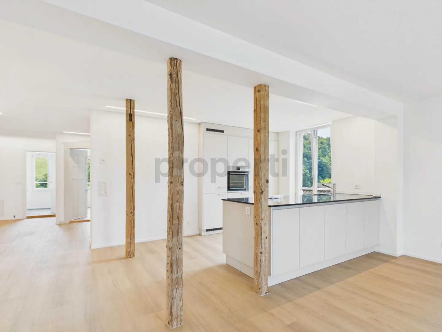Renovated Maisonette with Balcony - Photo 13 of 23