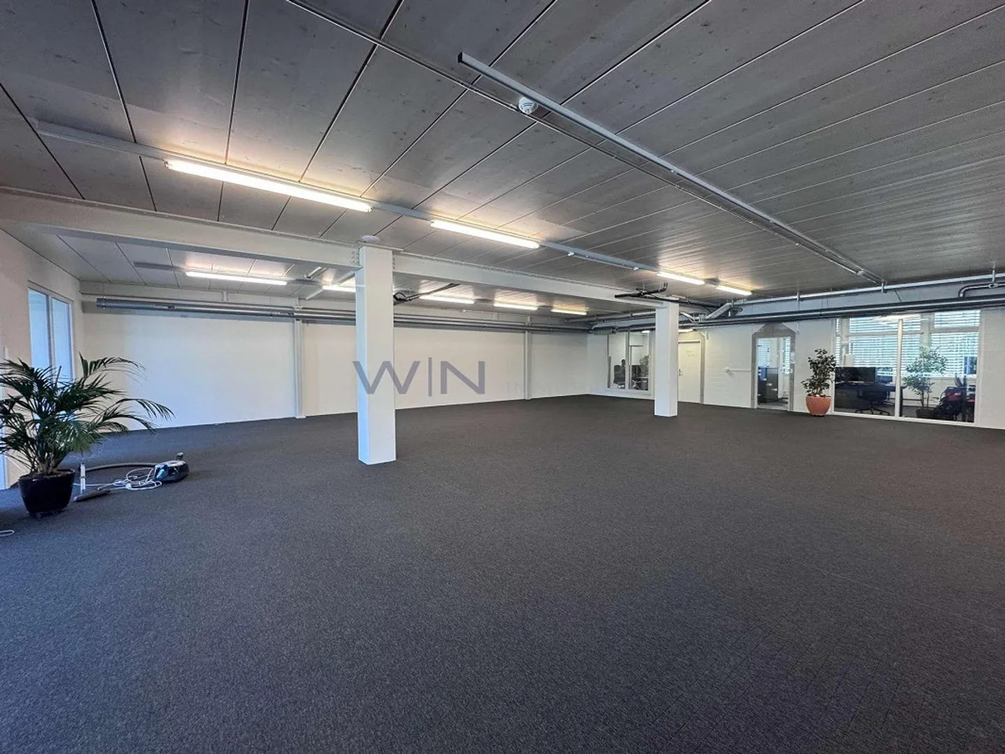 Save Taxes & Take Off: Top Office + Showroom - Photo 2 of 7
