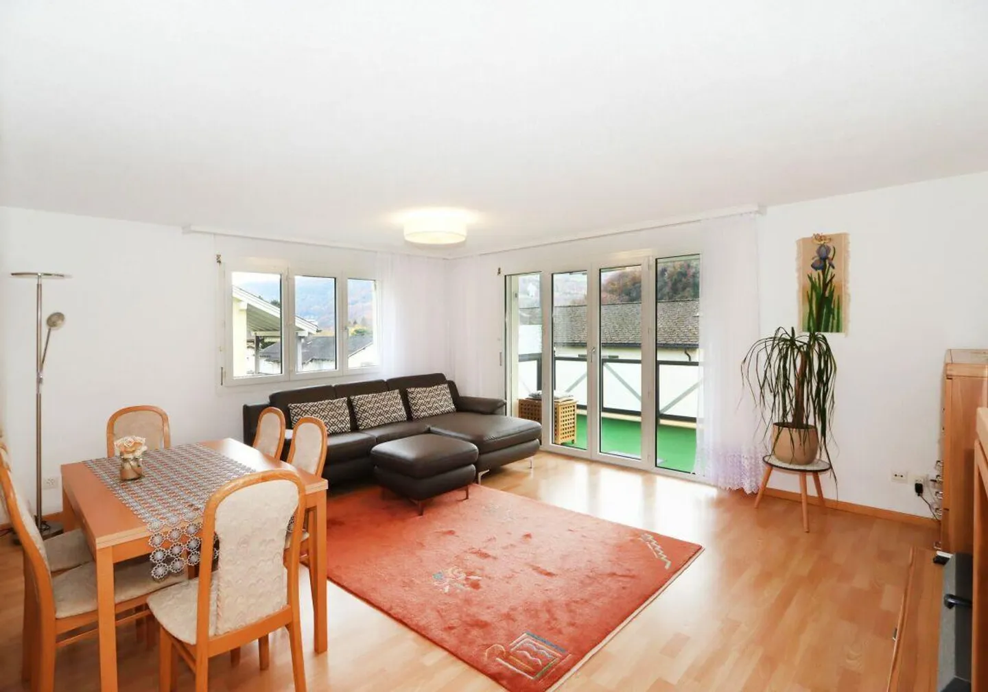 4.5-Zimmerwohnung mit Tiefgaragenplatz und Balkon an ruhiger Lage in Niederurnen - Foto 17 von 19