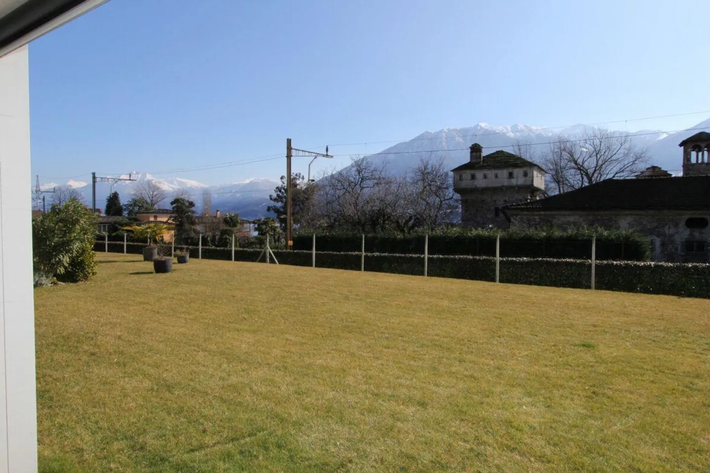 Appartamento moderno con giardino - Foto 7 di 13