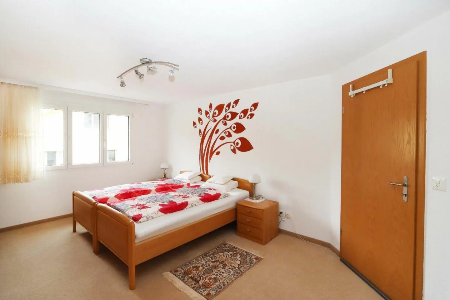 4.5-Zimmerwohnung mit Tiefgaragenplatz und Balkon an ruhiger Lage in Niederurnen - Foto 13 von 19