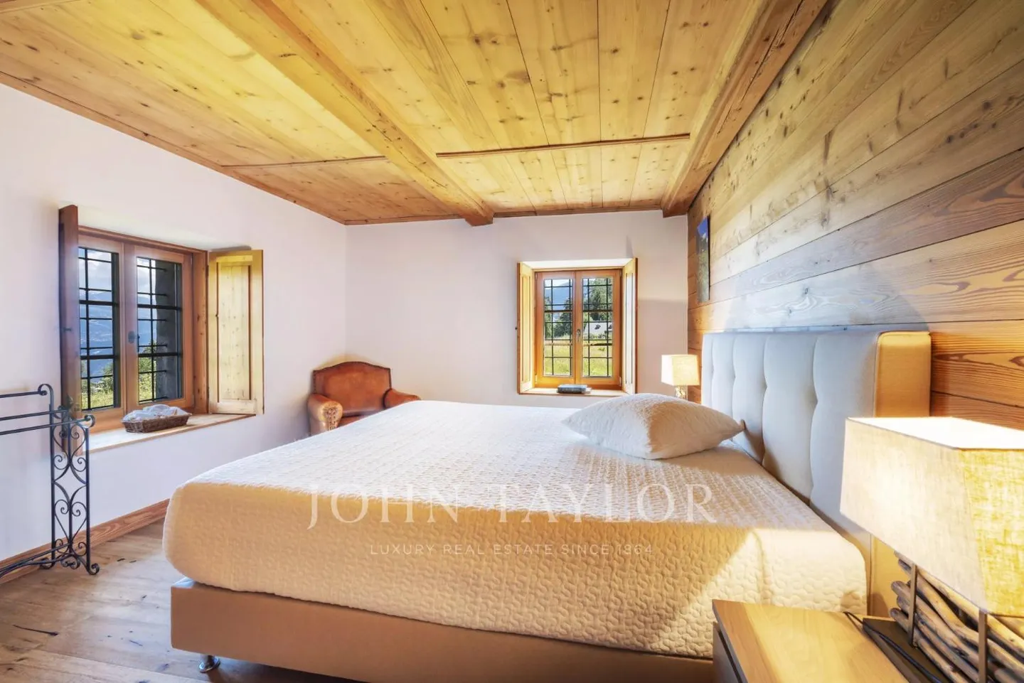 Chalet Historique avec Vue Époustouflante - Photo 4 sur 10