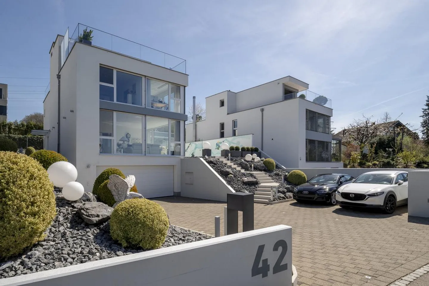 Panoramic View at its Best: Top-Modern Detached House with Pool - Photo 1 of 11