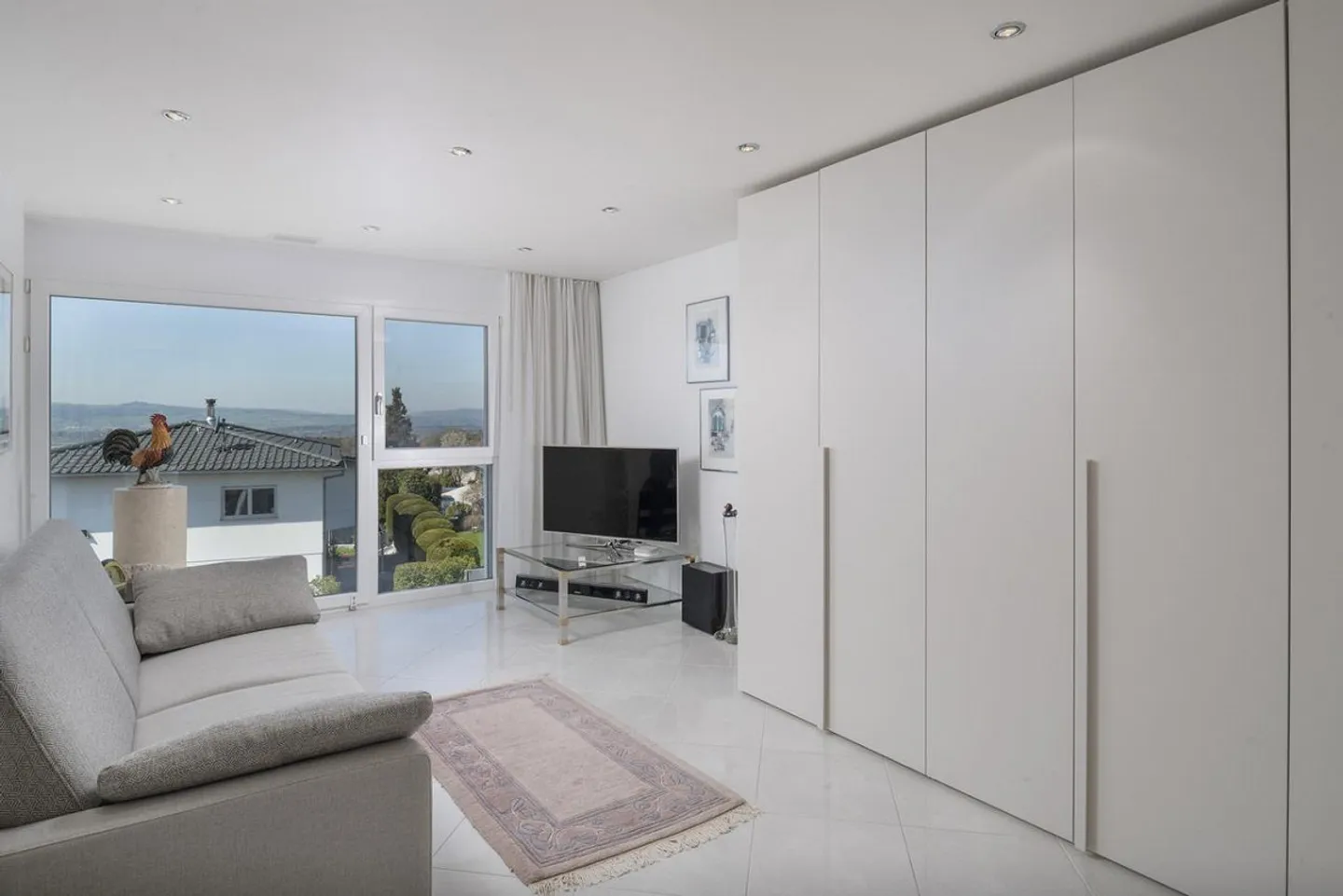 Panoramic View at its Best: Top-Modern Detached House with Pool - Photo 6 of 11