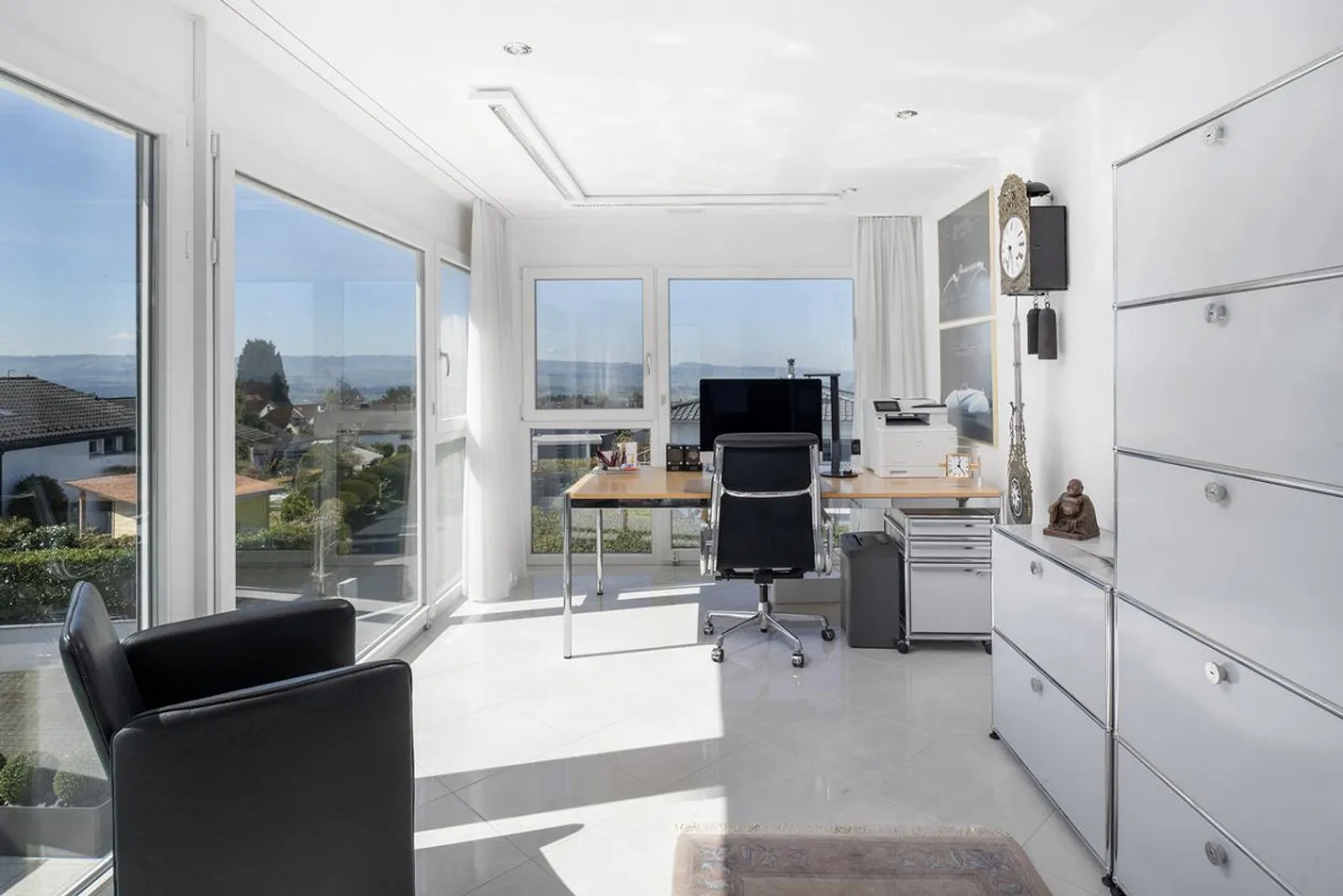 Panoramic View at its Best: Top-Modern Detached House with Pool - Photo 8 of 11