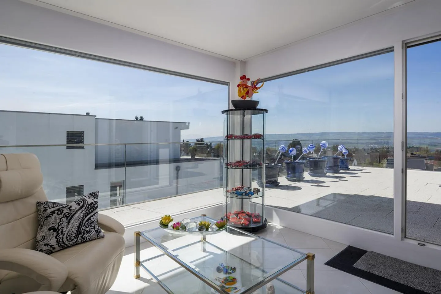 Panoramic View at its Best: Top-Modern Detached House with Pool - Photo 9 of 11