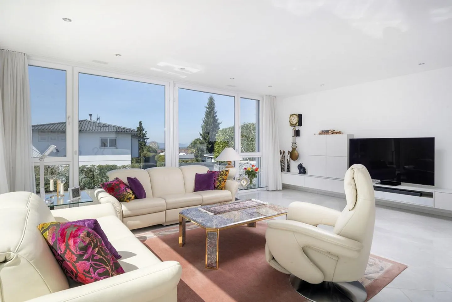 Panoramic View at its Best: Top-Modern Detached House with Pool - Photo 4 of 11