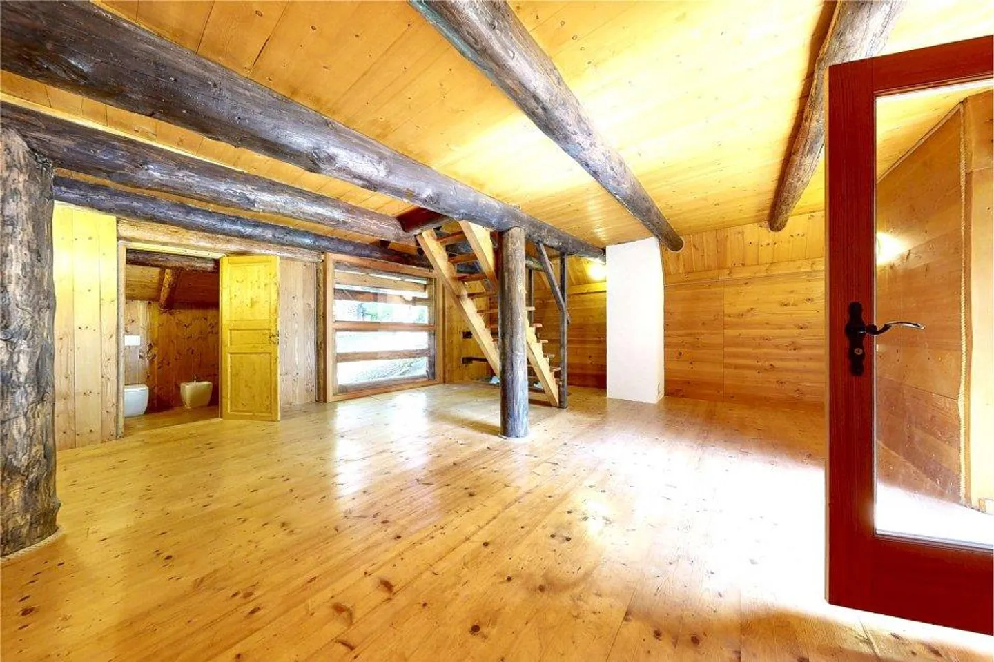 Rustic just renovated - Photo 6 of 11