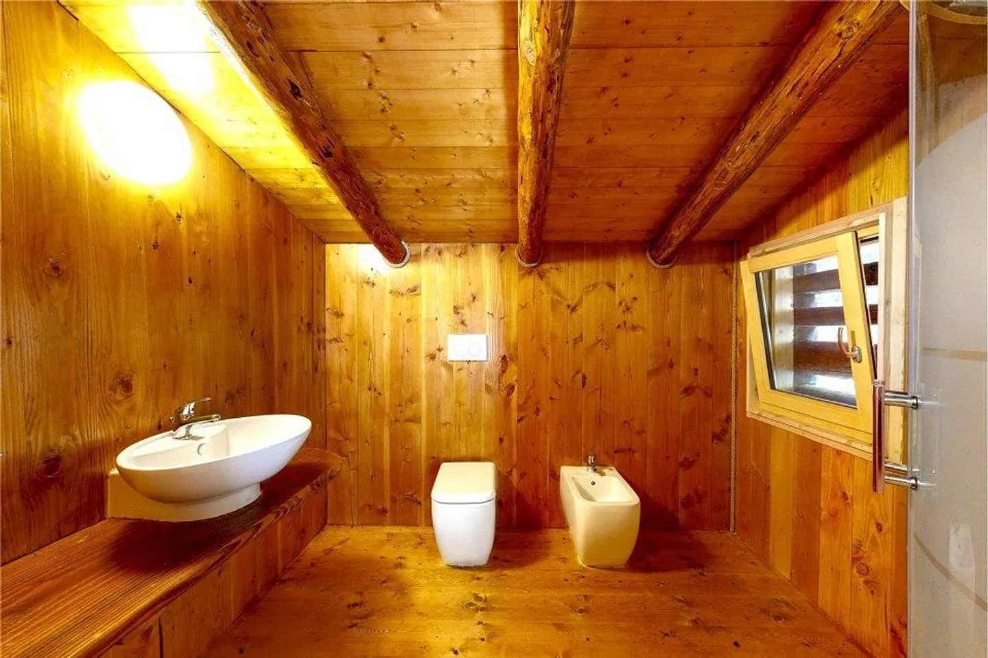 Rustic just renovated - Photo 7 of 11